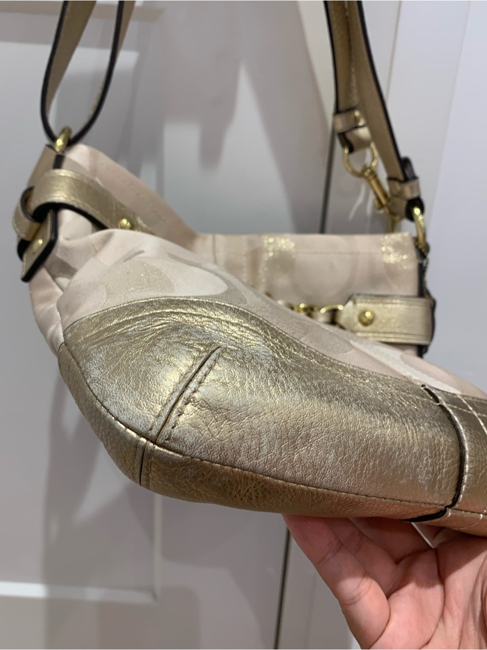 ๐ Coach Gold Optic Signature Jacquard Shoulder Bag with Gold Chain ๐ - Picture 11 of 13